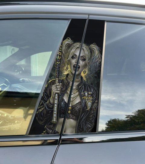 Naklejka na słupek auta Harley Q. Luxury Folia Premium GRATIS