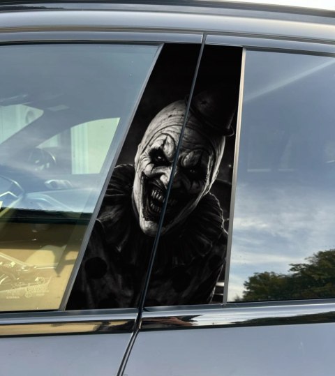 Naklejka na słupek auta Art the Clown Folia Premium GRATIS
