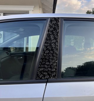 Naklejka na słupek auta ''HAHAHA'' Joker Folia Premium GRATIS