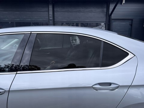 Who's Sitting Behind You? Naklejka na szybę Michael Myers One Way Vision